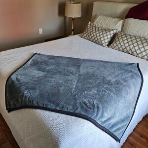 Luxurious Gray Fleece Blanket